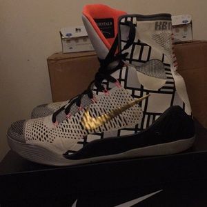 Men’s Kobe 9 Elite Golden Fundamentals Size 12